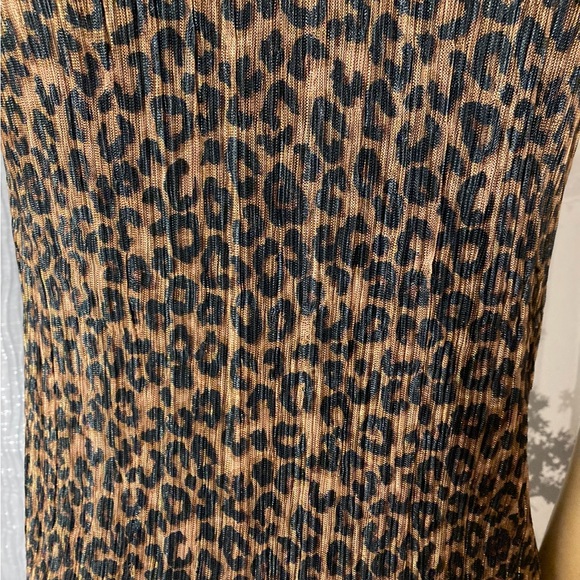 Chic Gold Threaded Lined Leopard Print Sleeveless Halter Top size Small - Picture 6 of 7